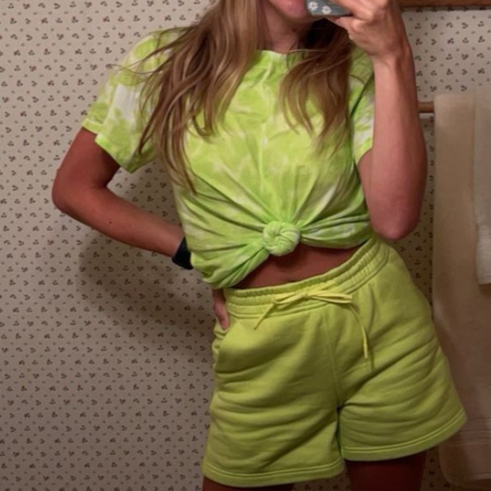 Lululemon T shirt